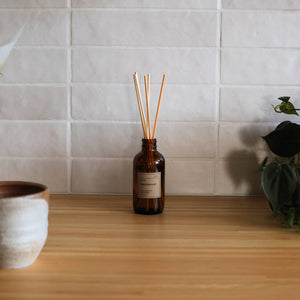 dilo - No. 04 Sandalwood Reed Diffuser
